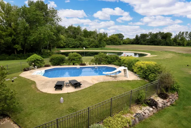 $2,900,800 | W395S3611 Hardscrabble Road, Ottawa, WI 53118