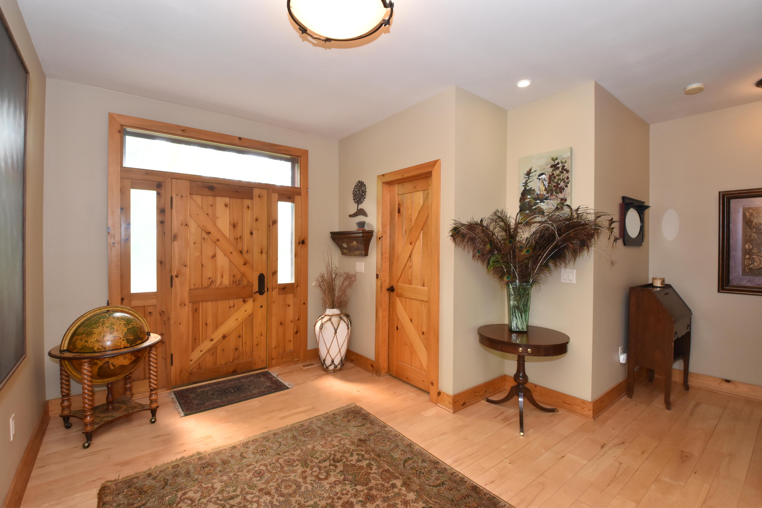 W395S3611 Hardscrabble Road Ottawa, WI 53118 - Photo 16 of 63 Grand Foyer