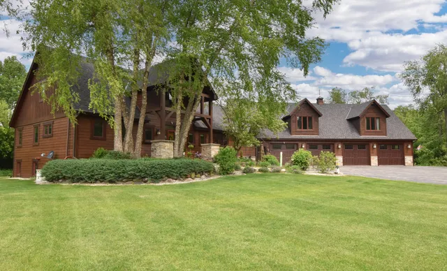 $2,900,800 | W395S3611 Hardscrabble Road, Ottawa, WI 53118