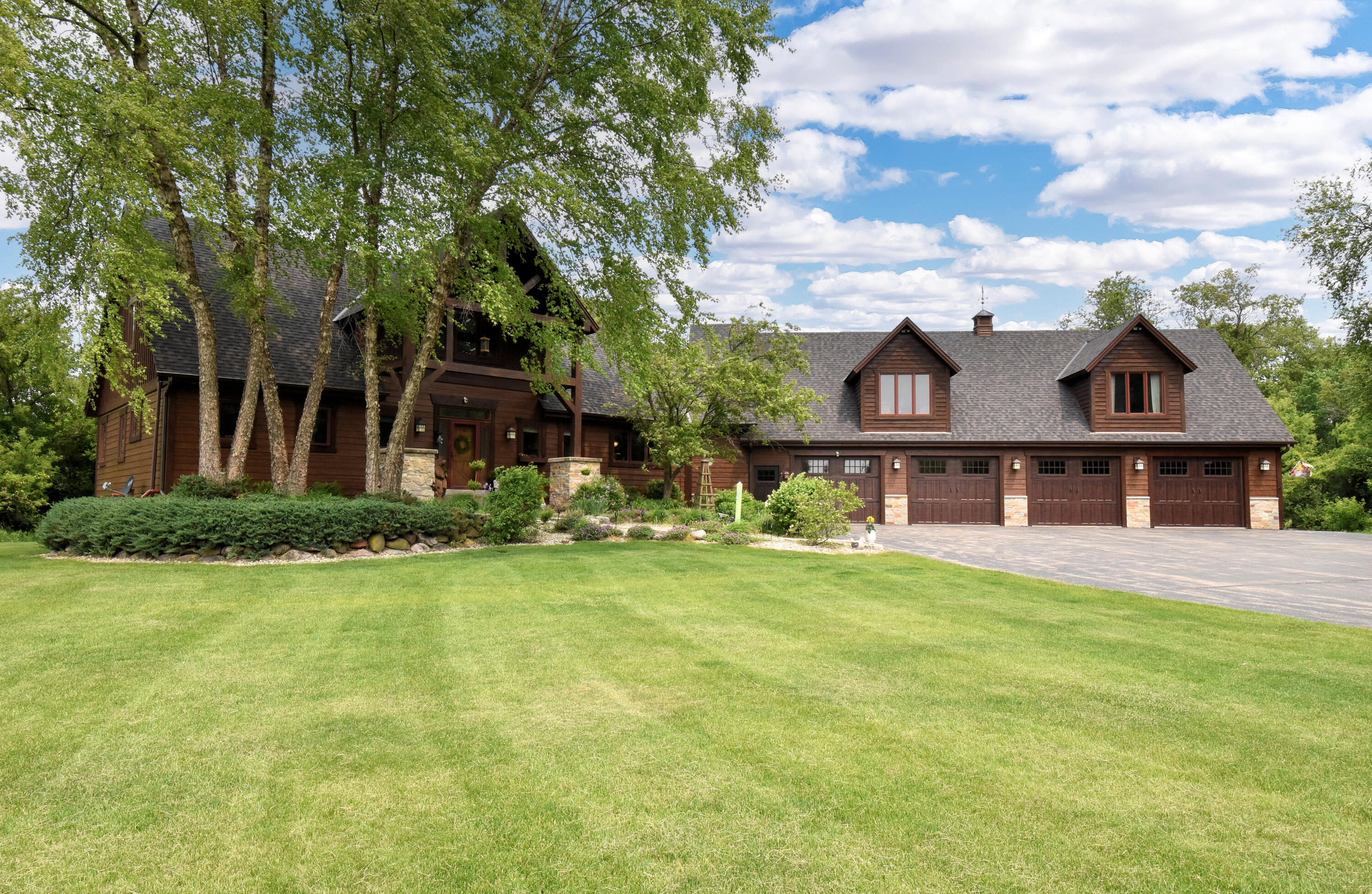 W395S3611 Hardscrabble Road Ottawa, WI 53118 - Photo 3 of 63 Estate Front