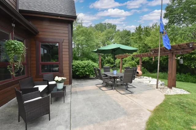 $2,900,800 | W395S3611 Hardscrabble Road, Ottawa, WI 53118