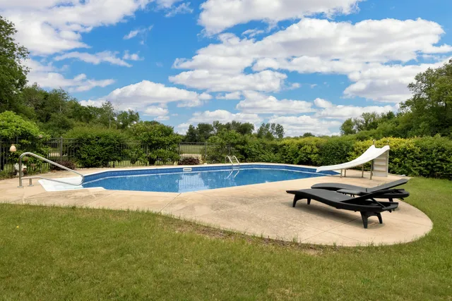 $2,900,800 | W395S3611 Hardscrabble Road, Ottawa, WI 53118