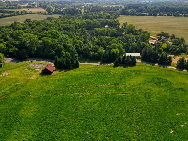 $2,900,800 | W395S3611 Hardscrabble Road, Ottawa, WI 53118