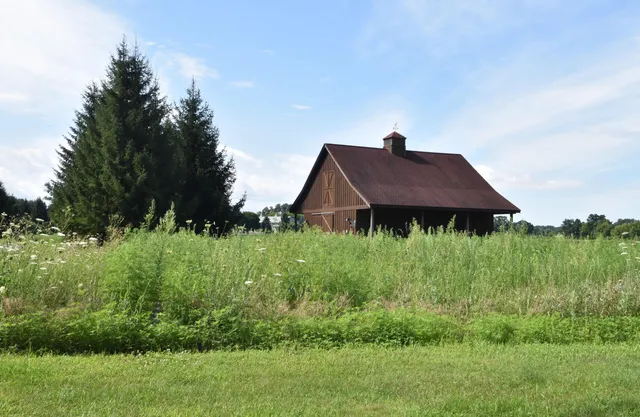 $2,900,800 | W395S3611 Hardscrabble Road, Ottawa, WI 53118