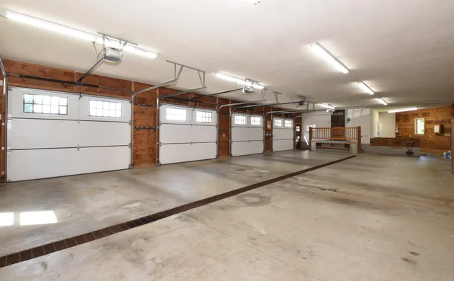 $2,900,800 | W395S3611 Hardscrabble Road, Ottawa, WI 53118