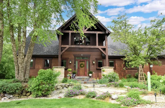 $2,900,800 | W395S3611 Hardscrabble Road, Ottawa, WI 53118