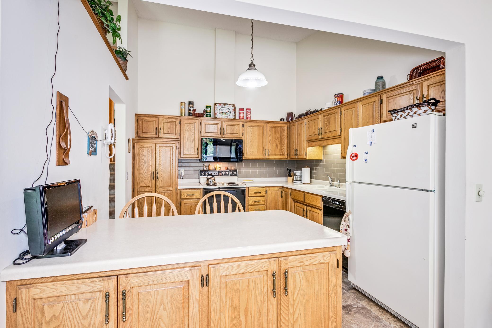 590 Sherwood Road Shoreview, MN 55126 - Photo 3 of 30
