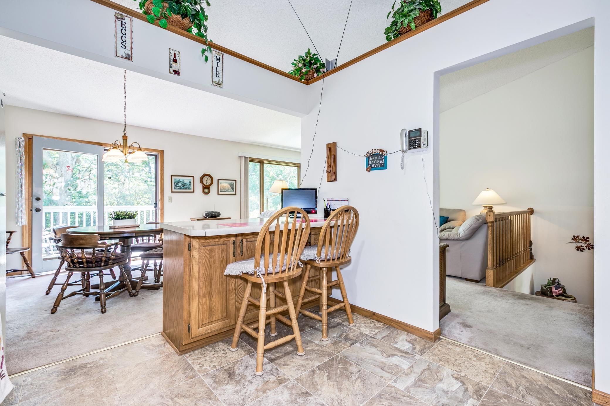 590 Sherwood Road Shoreview, MN 55126 - Photo 4 of 30