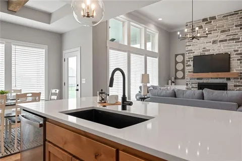 $687,950 | 25006 West 141st Street, Olathe, KS 66061