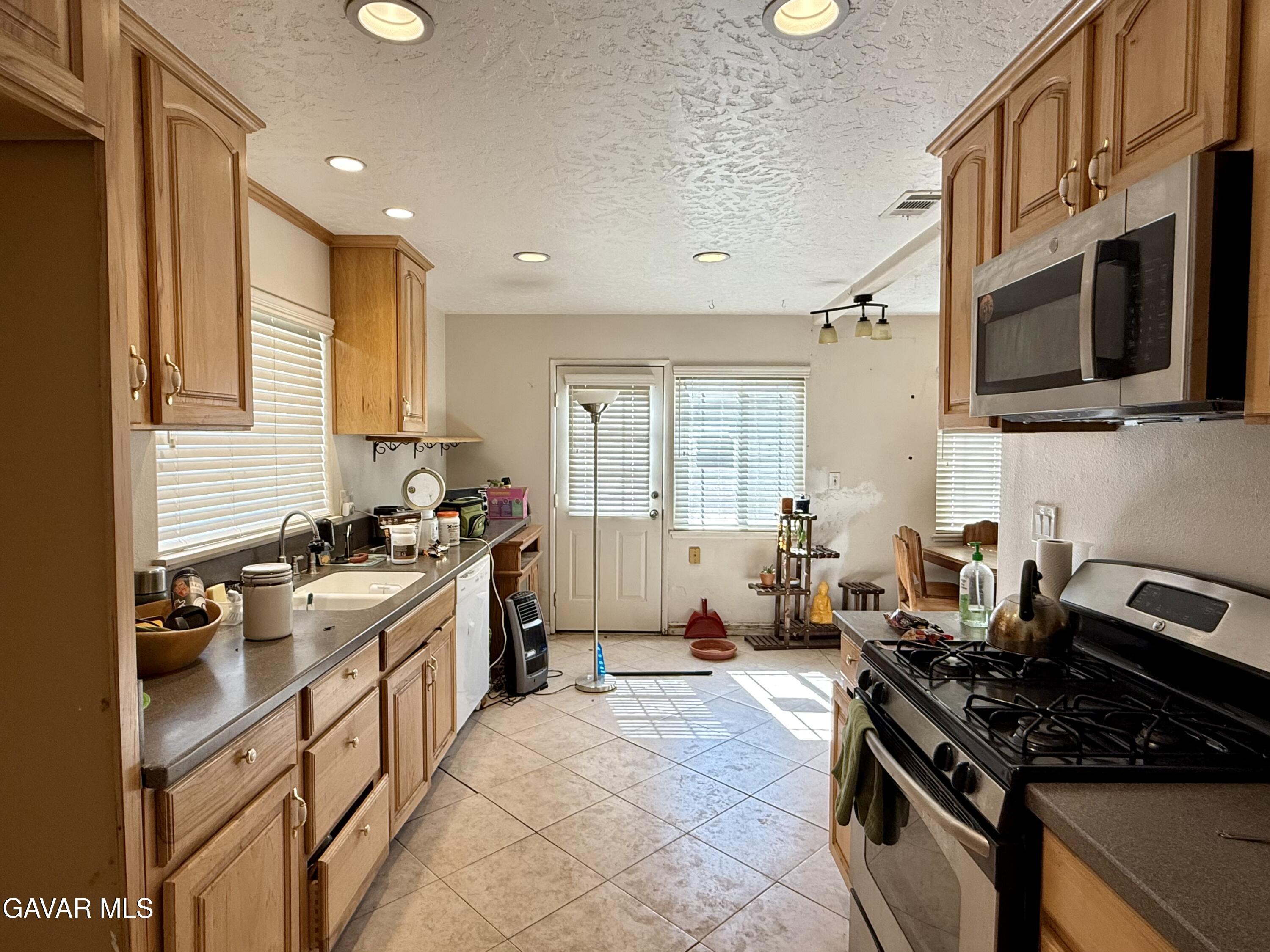 1735 Jenner Street Lancaster, CA 93534 - Photo 2 of 11 IMG_2005