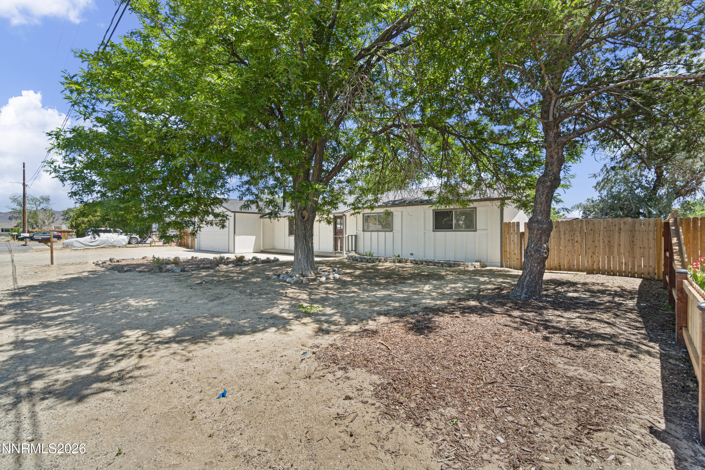 235 Arrow Street Fernley, NV 89408 - Photo 2 of 31 DSC00847