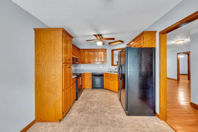 a en suite bathroom with a sink and a mirror