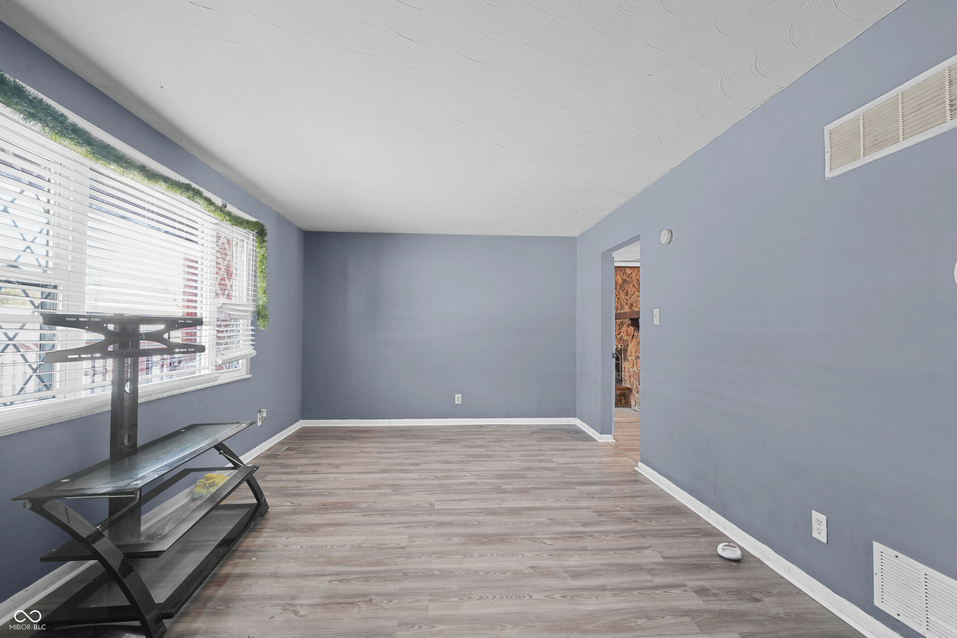 5429 Gambel Road Indianapolis, IN 46221 - Photo 4 of 18