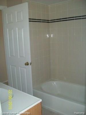 7200 East Bristol Road Davison, MI 48423 - Photo 12 of 43 100_1270.jpg