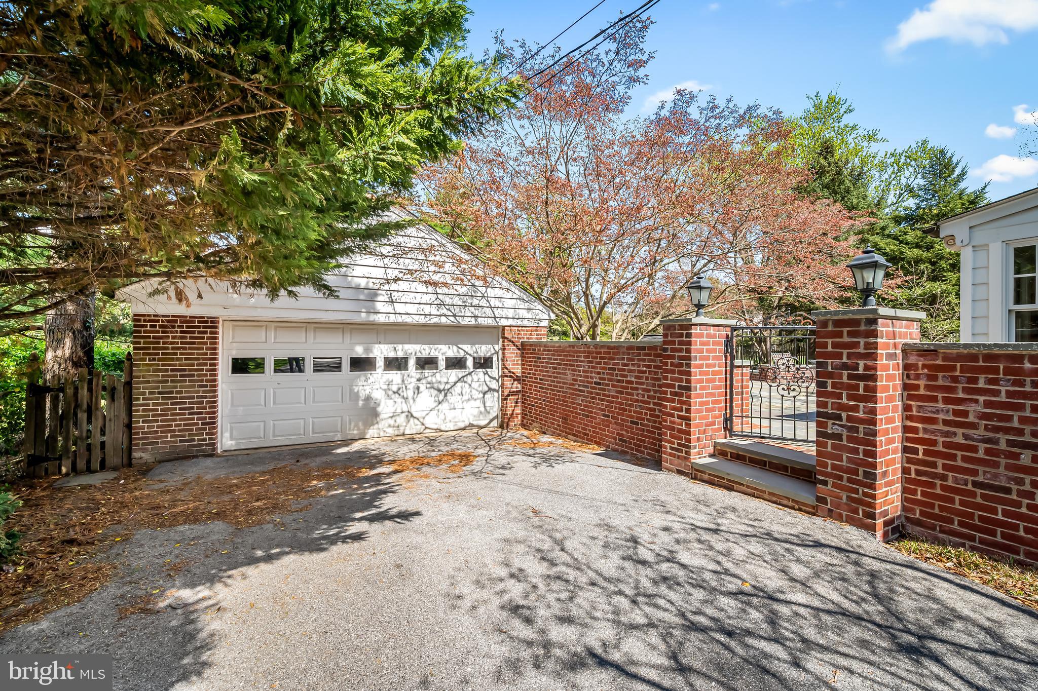 5911 Meadowood Road Baltimore, MD 21212 - Photo 46 of 52 Two car garage