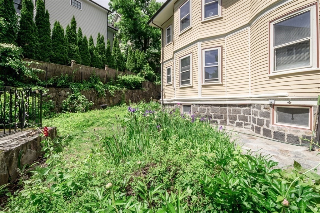 18 Atherton Road, Unit 1 Brookline, MA 02446 - Photo 16 of 17
