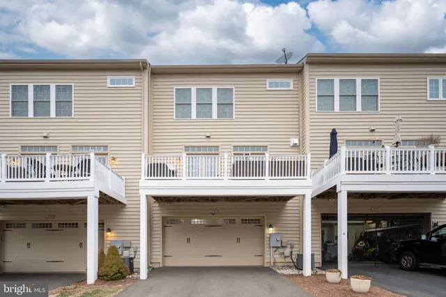 $750,000 | 13742 Senea Drive, Gainesville, VA 20155