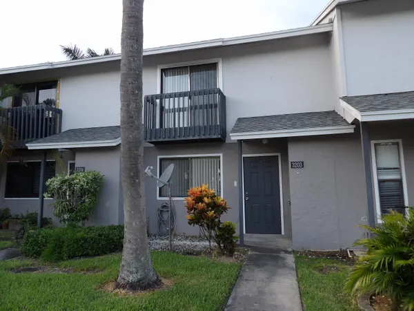$2,200 | 3203 Poolside Drive, Greenacres, FL 33463