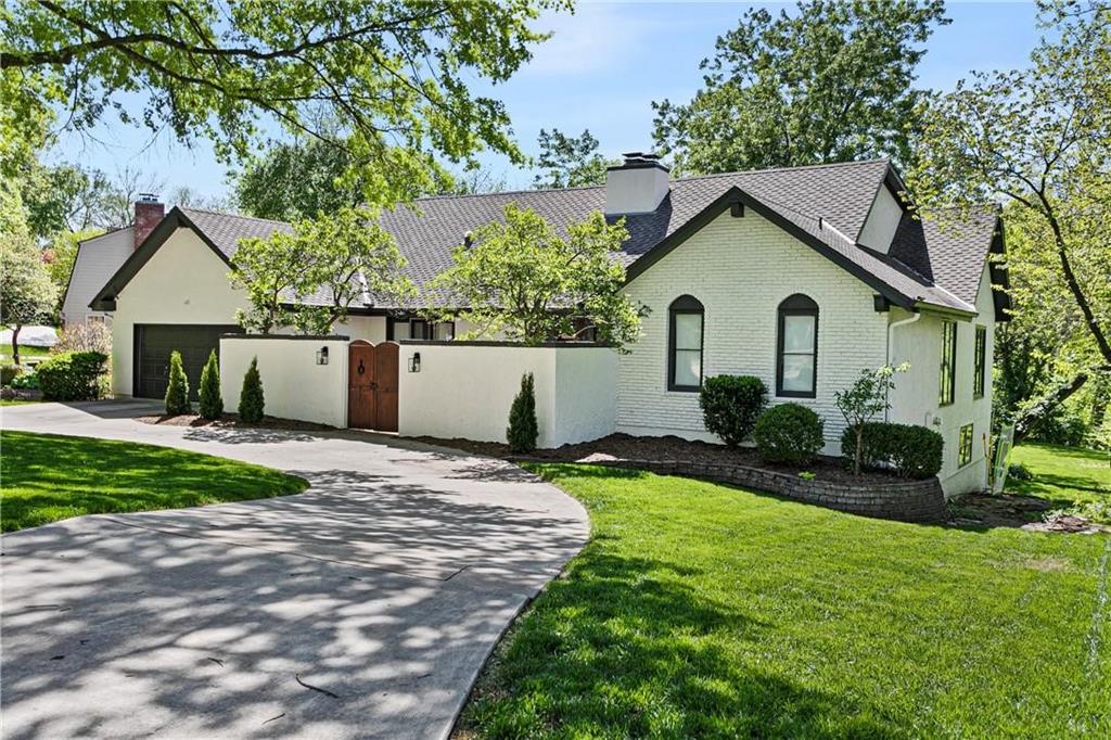 12600 Overbrook Road Leawood, KS 66209 - Photo 2 of 38