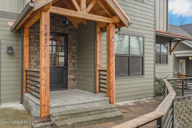 $875,500 | 141 Madera Drive, Sandpoint, ID 83864