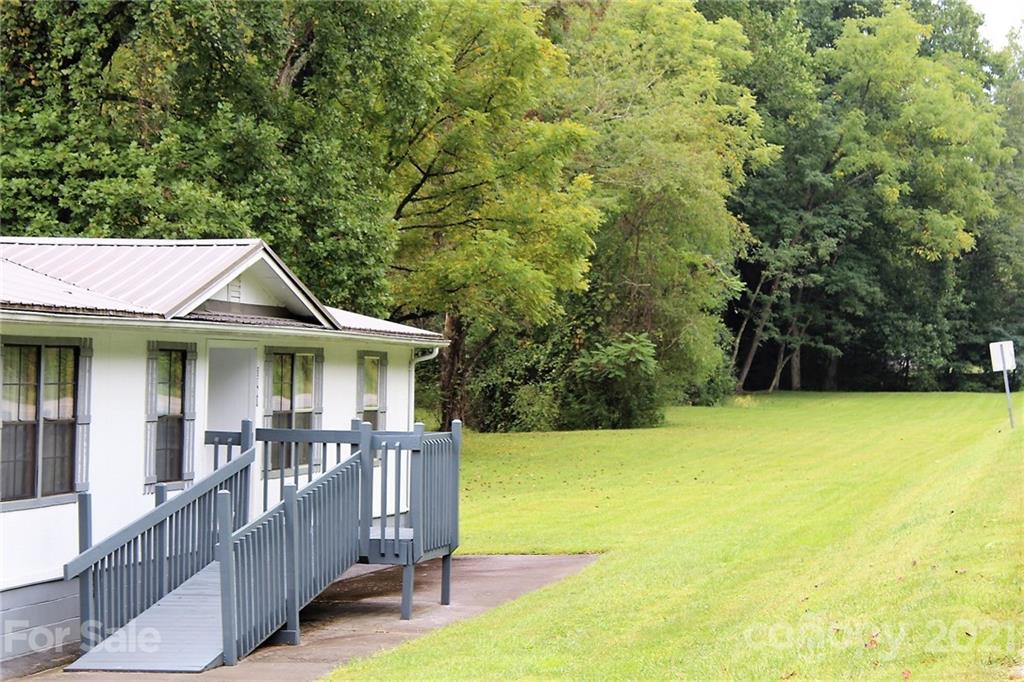 2087 Roby Martin Road Lenoir, NC 28645 - Photo 3 of 28 Gallery Image 3