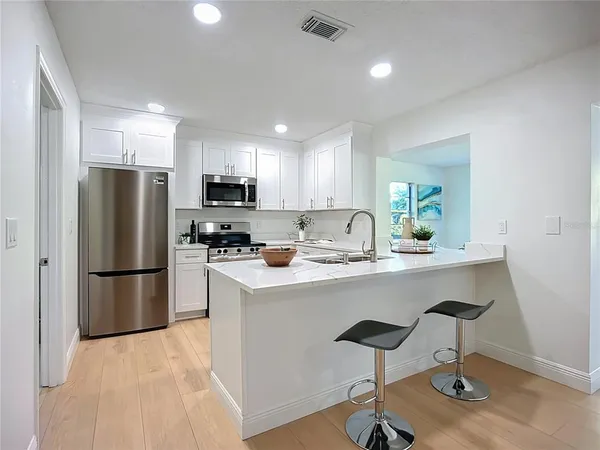 $2,000 | 2014 Hampstead Circle, Sun City Center, FL 33573