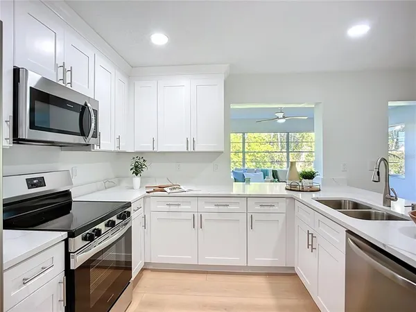 $2,000 | 2014 Hampstead Circle, Sun City Center, FL 33573