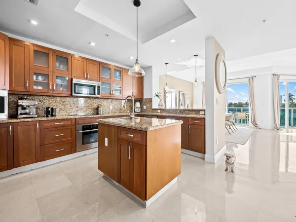 $7,500 | 516 Hendricks Isle, Unit 4C, Fort Lauderdale, FL 33301