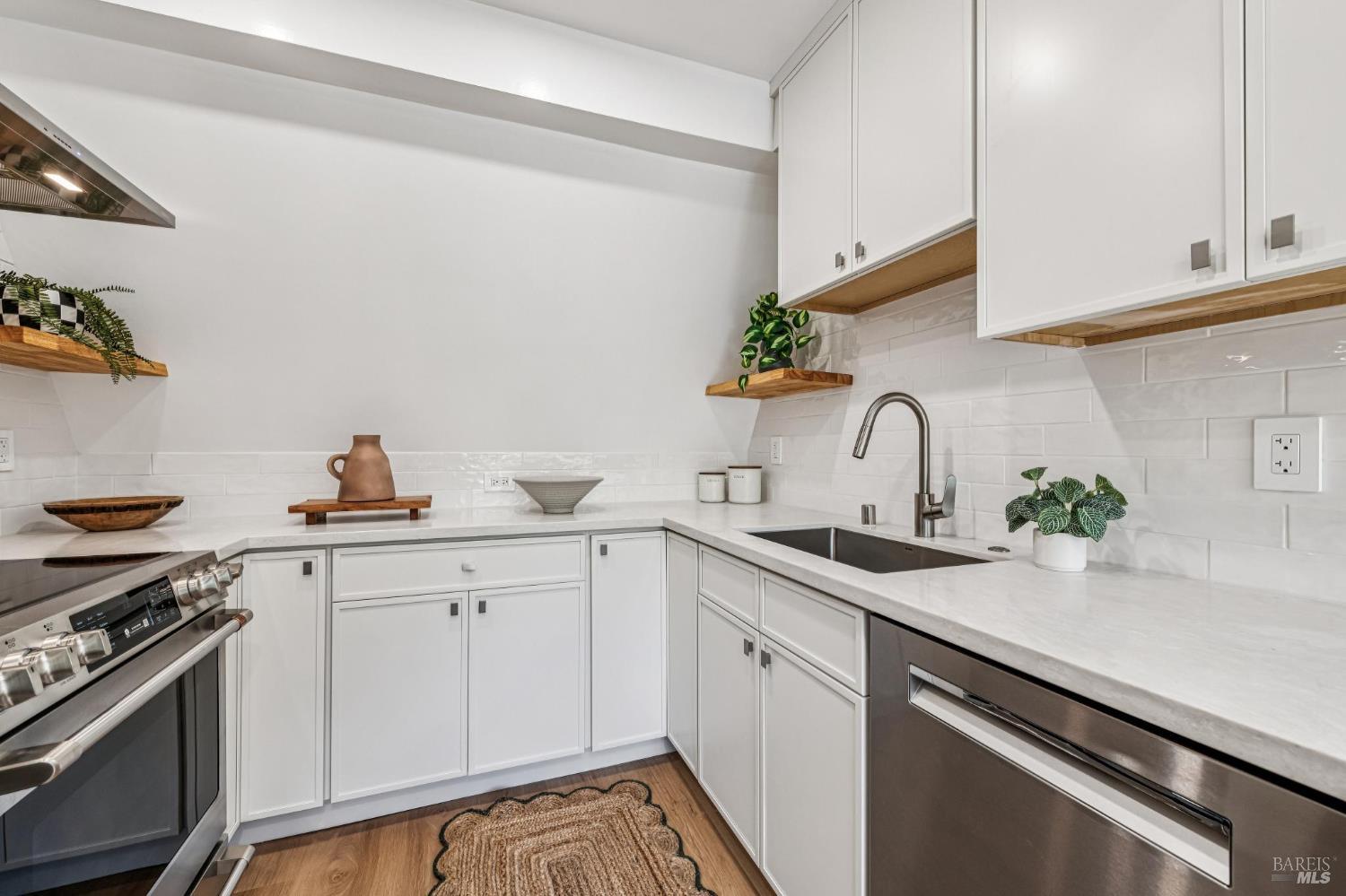 105 3rd Street, Unit 4 Sausalito, CA 94965 - Photo 11 of 21