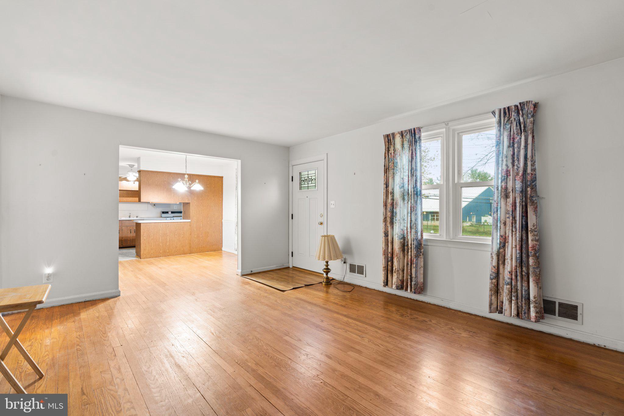 4201 Briars Road Olney, MD 20832 - Photo 4 of 58