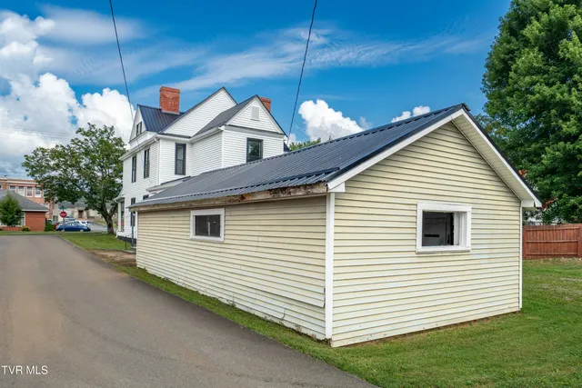 $299,500 | 216 North Church Street, Mountain City, TN 37683
