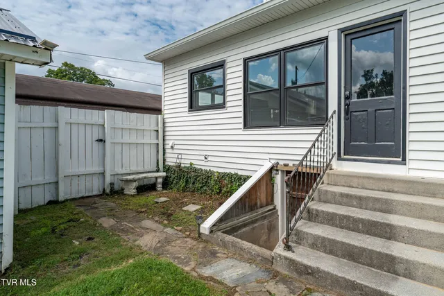 $299,500 | 216 North Church Street, Mountain City, TN 37683