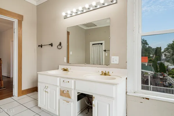 $298,000 | 216 North Church Street, Mountain City, TN 37683