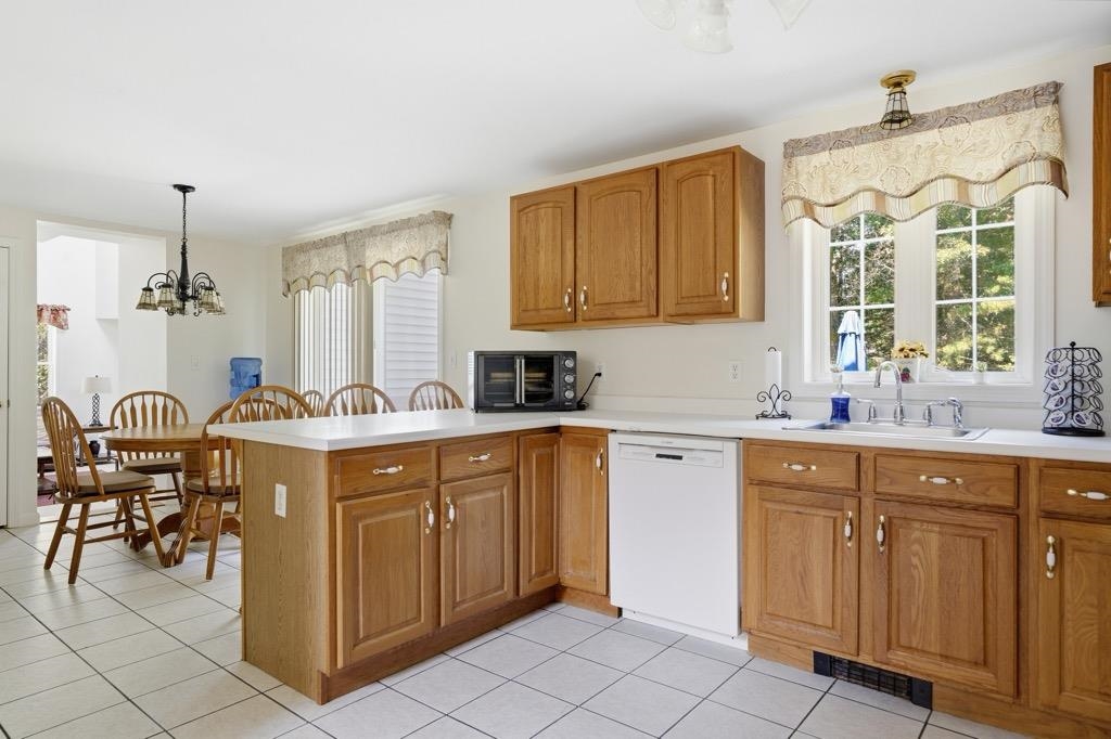 6 Hickory Hill Road Pelham, NH 03076 - Photo 16 of 33
