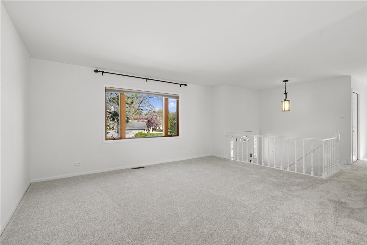 4140 Portage Lane Hoffman Estates, IL 60192 - Photo 4 of 29