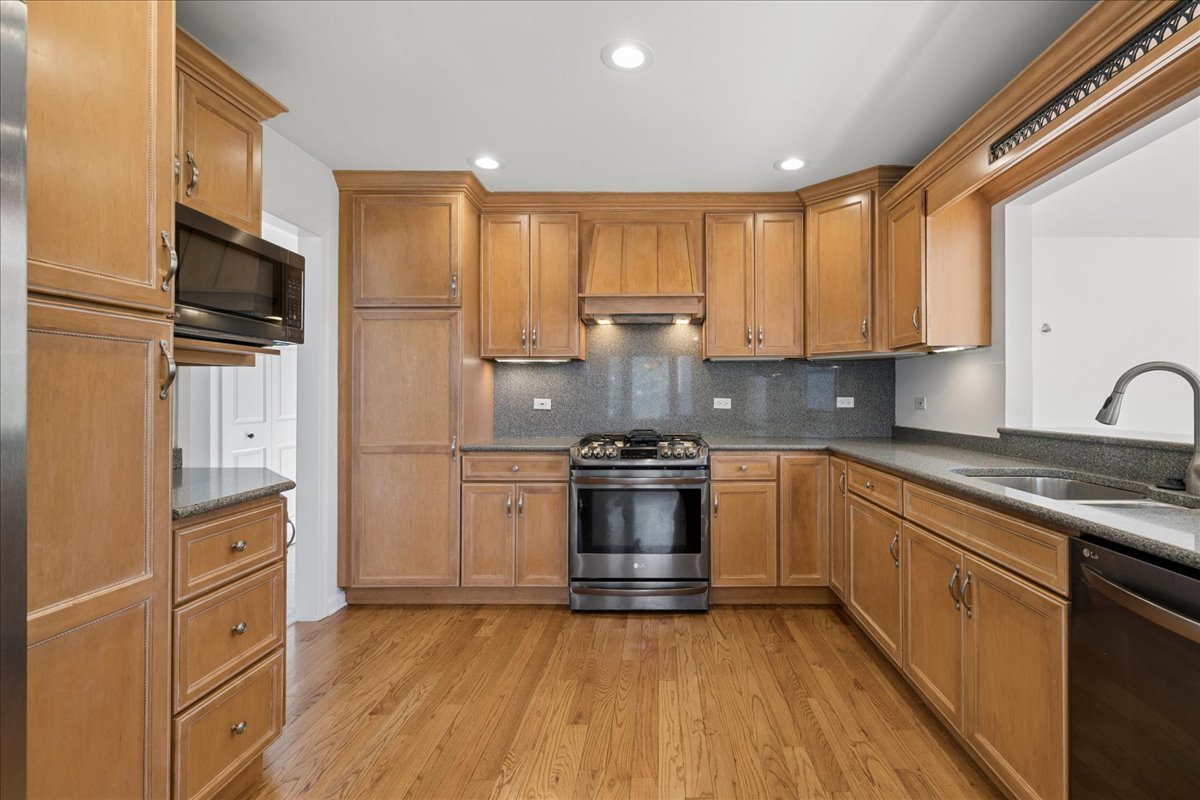 4140 Portage Lane Hoffman Estates, IL 60192 - Photo 10 of 29