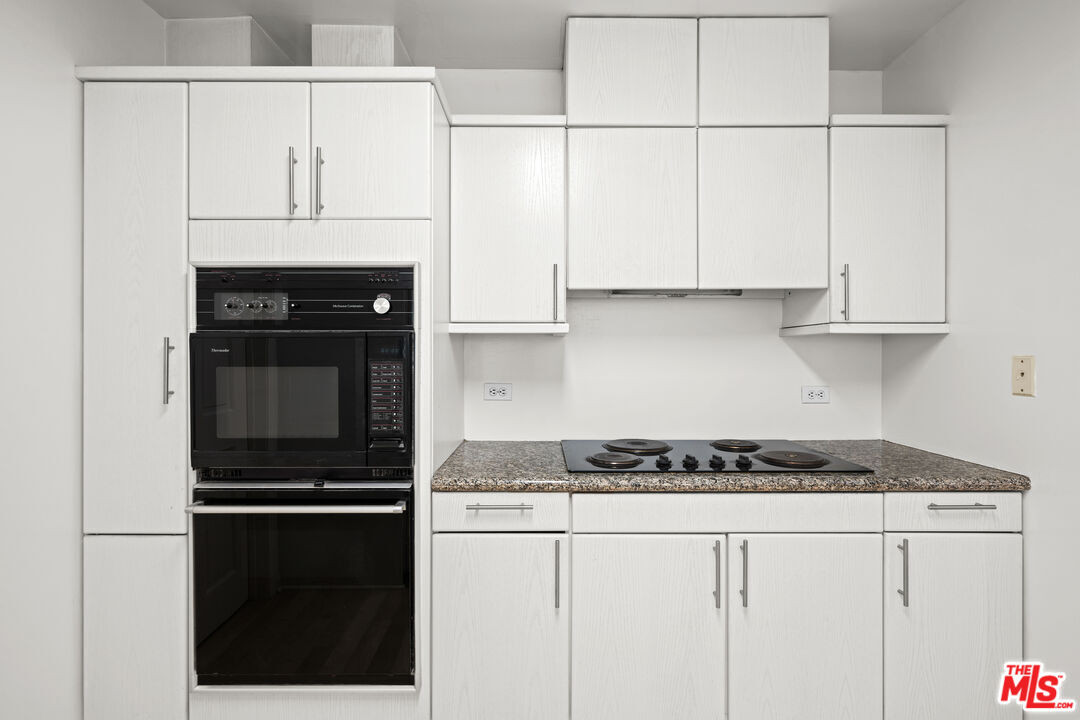 10724 Wilshire Boulevard, Unit 703 Los Angeles, CA 90024 - Photo 13 of 37