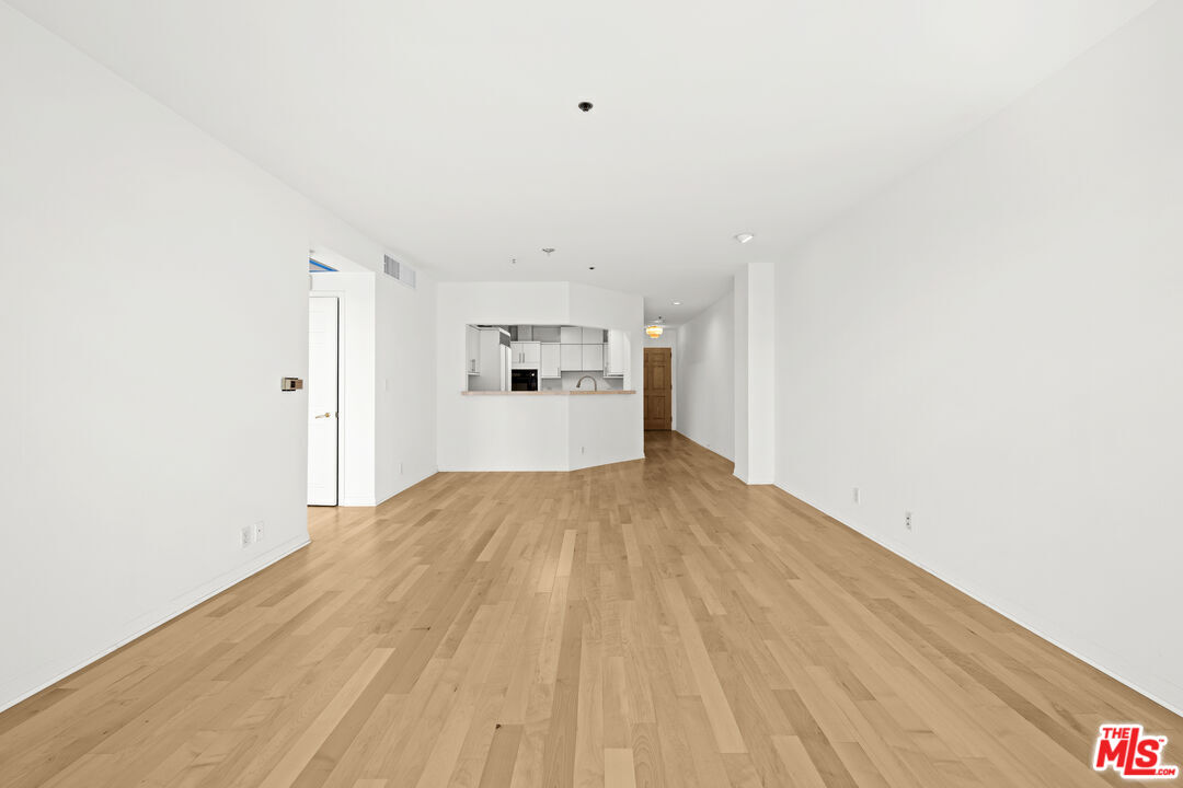 10724 Wilshire Boulevard, Unit 703 Los Angeles, CA 90024 - Photo 18 of 37