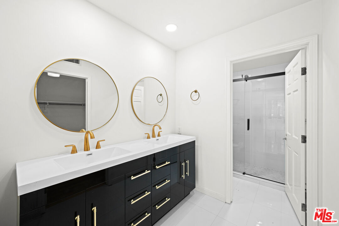 10724 Wilshire Boulevard, Unit 703 Los Angeles, CA 90024 - Photo 25 of 37