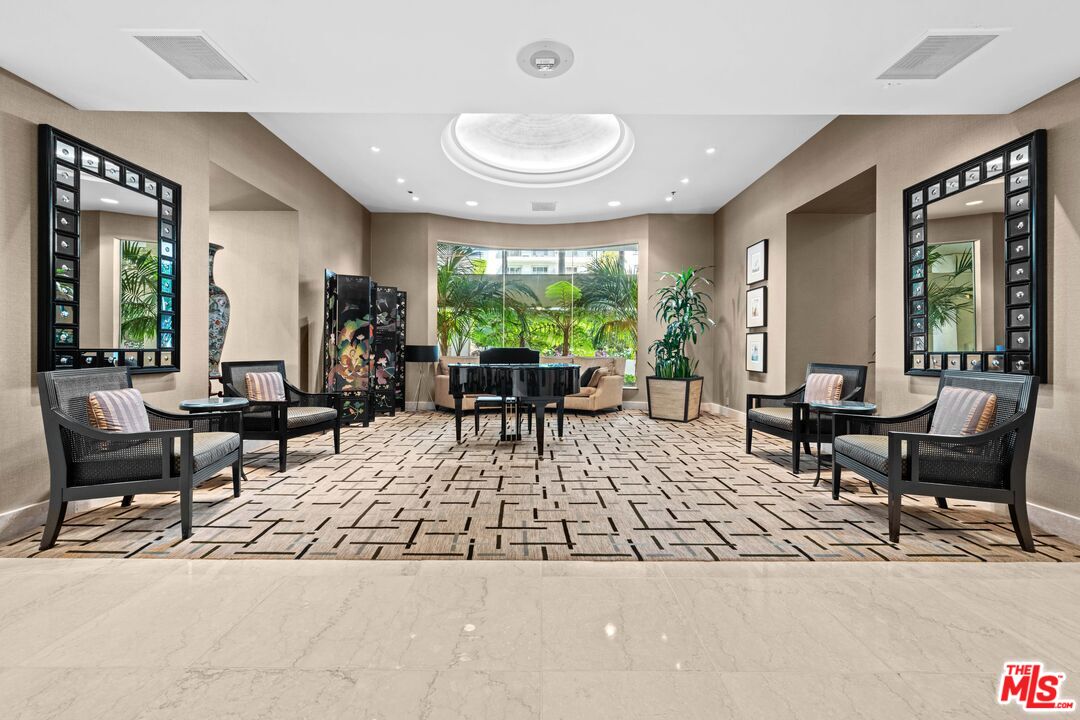 10724 Wilshire Boulevard, Unit 703 Los Angeles, CA 90024 - Photo 3 of 37