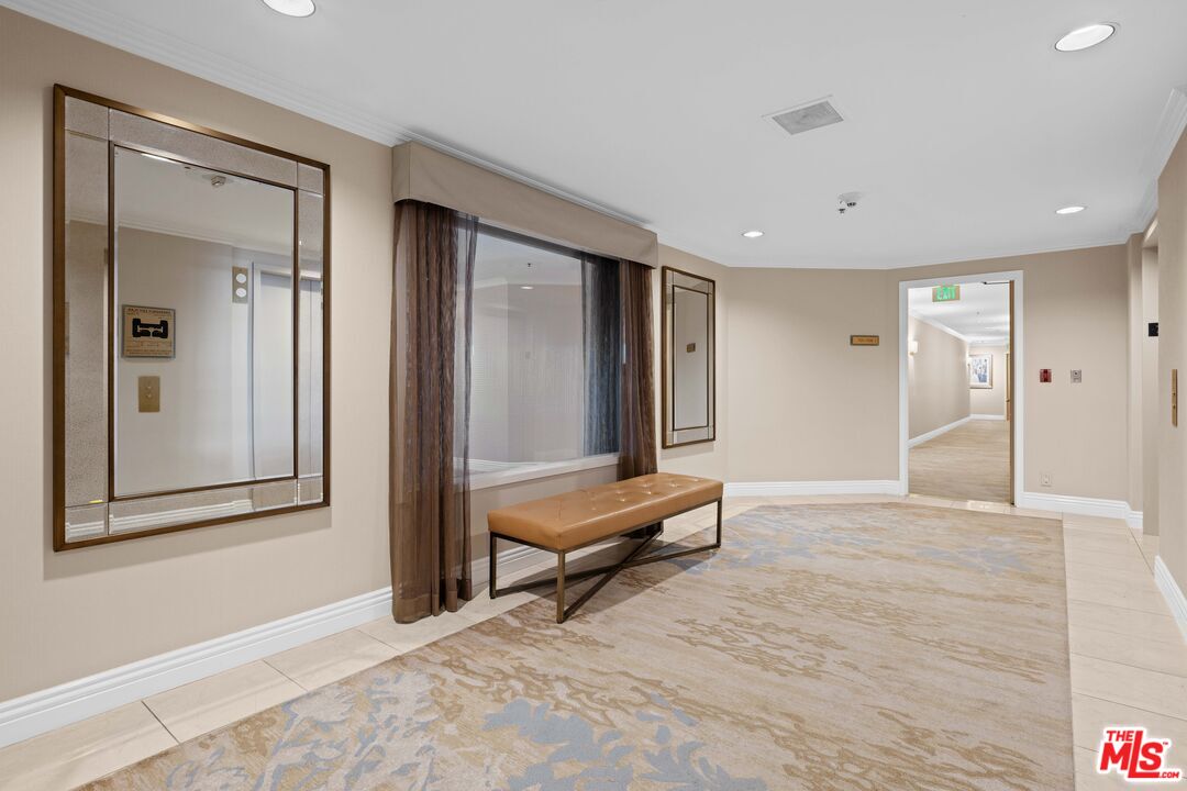 10724 Wilshire Boulevard, Unit 703 Los Angeles, CA 90024 - Photo 5 of 37