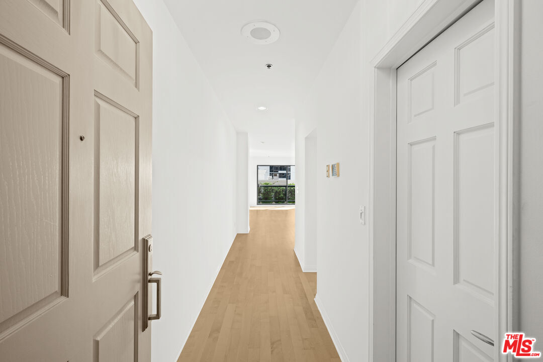 10724 Wilshire Boulevard, Unit 703 Los Angeles, CA 90024 - Photo 7 of 37