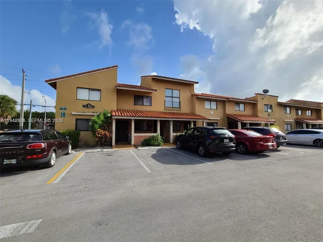 $2,500 | 2710 West 60th Place, Unit 202, Hialeah, FL 33016