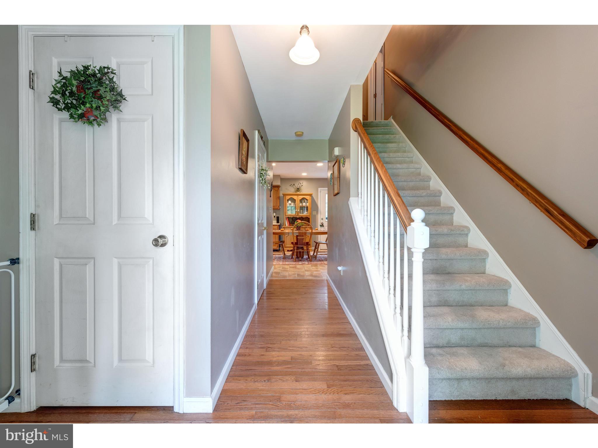 30 Ridge Road Phoenixville, PA 19460 - Photo 3 of 31 Hardwood Entry Foyer