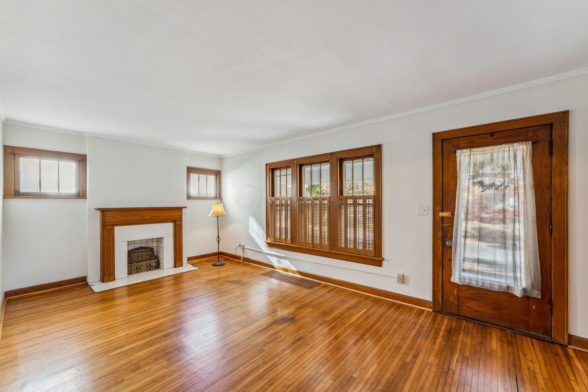 665 South Cassingham Road Columbus, OH 43209 - Photo 18 of 47 Living room