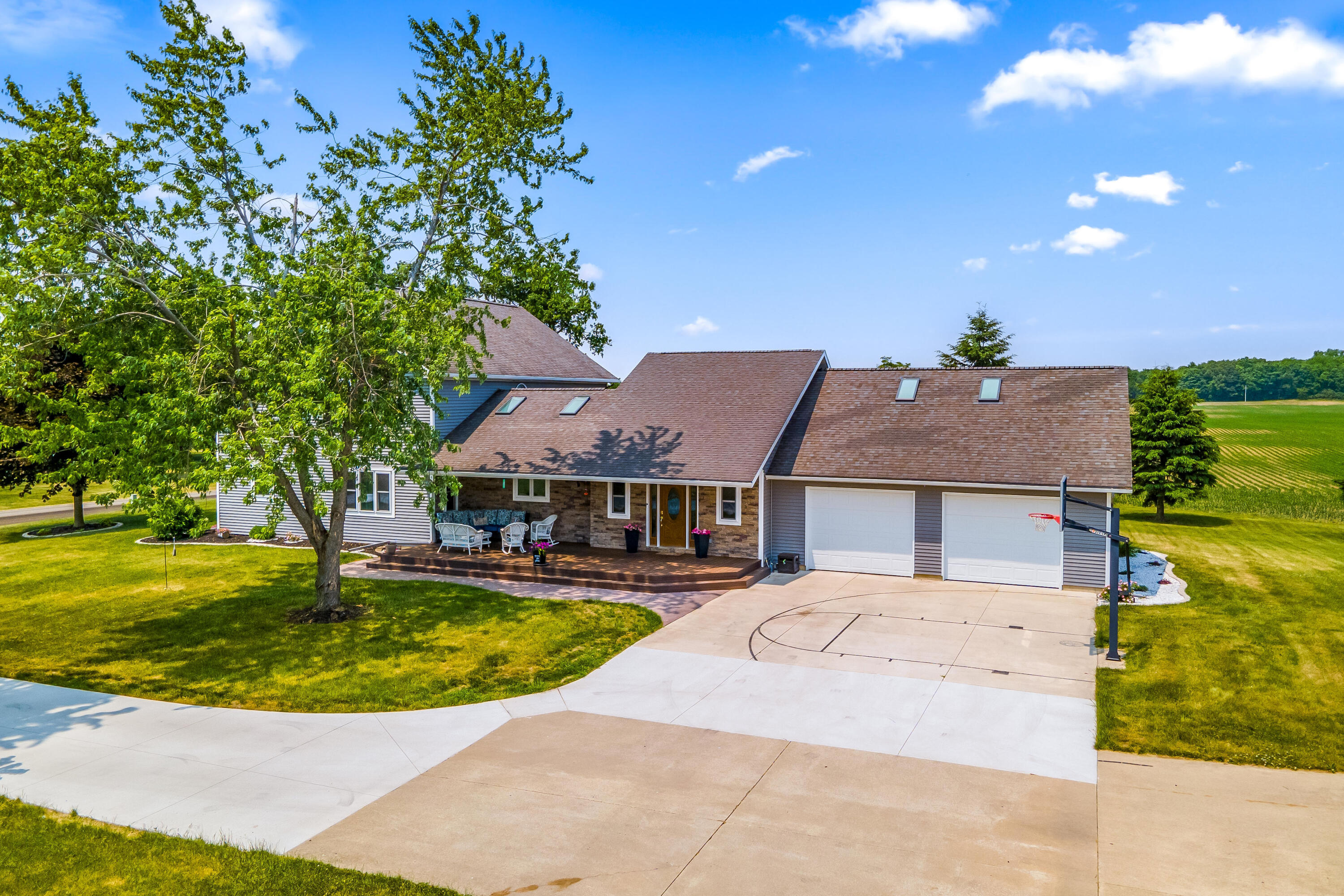 841 Phillip Road Montgomery, MI 49255 - Photo 2 of 53 1