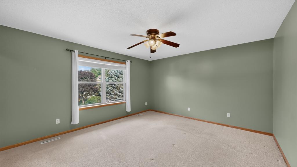 5806 48 Avenue Northwest Rochester, MN 55901 - Photo 27 of 48