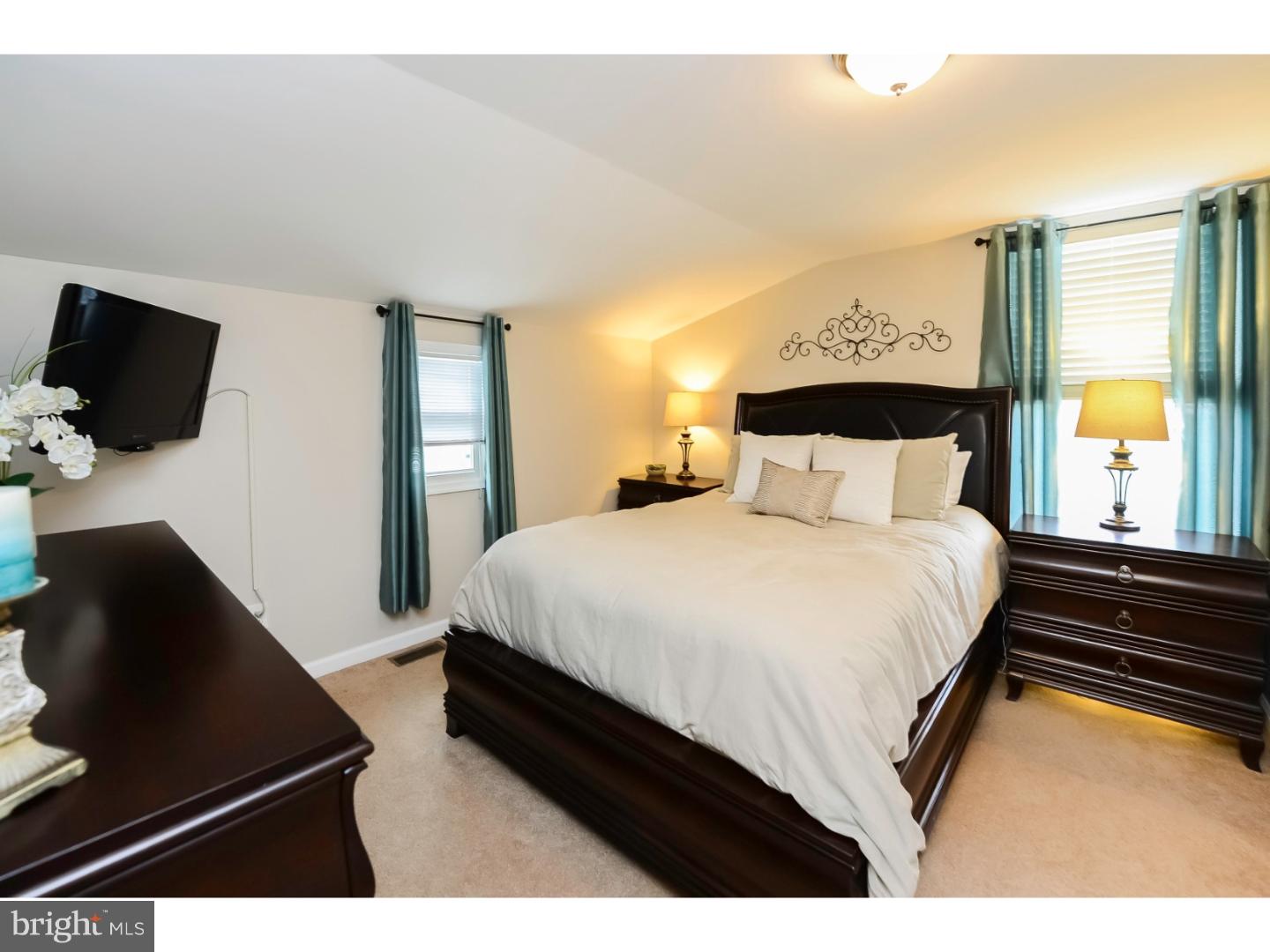 933 Clements Bridge Road Barrington, NJ 08007 - Photo 12 of 24 Bedroom - Main