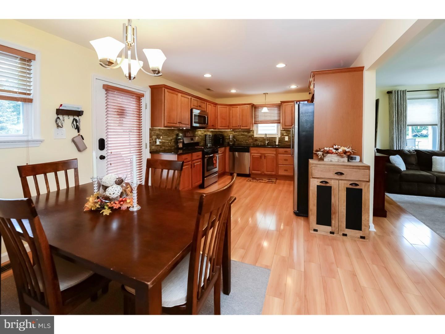 933 Clements Bridge Road Barrington, NJ 08007 - Photo 6 of 24 Kitchen