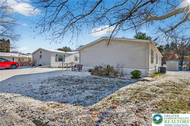 a view of a dirt area of the house